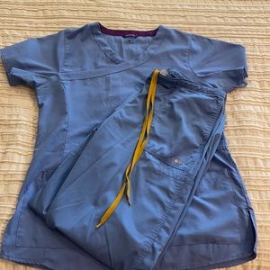 Carhartt scrubs women’s
